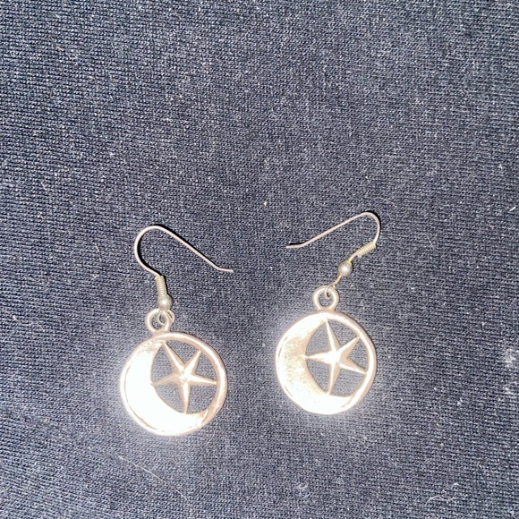⭐️ whimsigoth 1980s moon star earrings🌙 - Picture 2 of 4